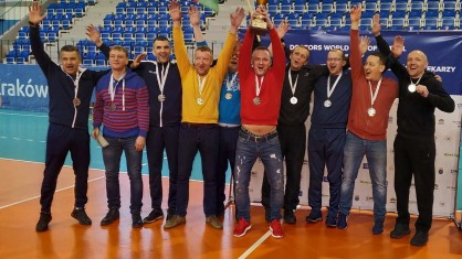 Днем врач – вечером на матч.