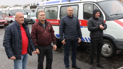 На автобазе медицинских учреждений устроили соревнования в честь праздника Дня автомобилиста и дорожника.