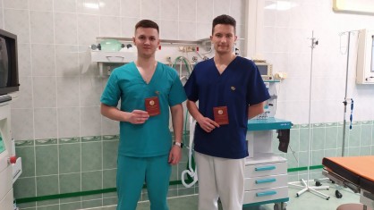 Значки «Физкультурник Беларуси» получили самые спортивные врачи Пружанской центральной районной больницы