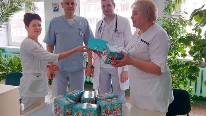 Накануне рождественских и новогодних праздников сотрудники Барановичского родильного дома создали праздничную атмосферу в учреждении