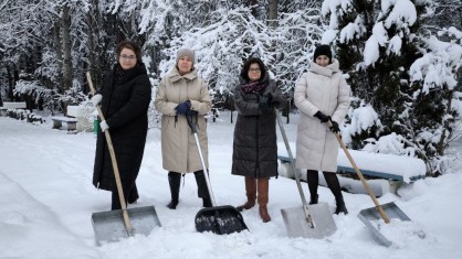 «Снежный челлендж» в Бресте: как медицинский колледж помогает бороться с зимней стихией