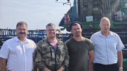Профсоюзный дух в деле: медработник помогает стране в уборочную