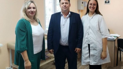 Забота о кадрах: молодому специалисту из деревни Ладорож выделили жилье при поддержке профсоюза и работодателя